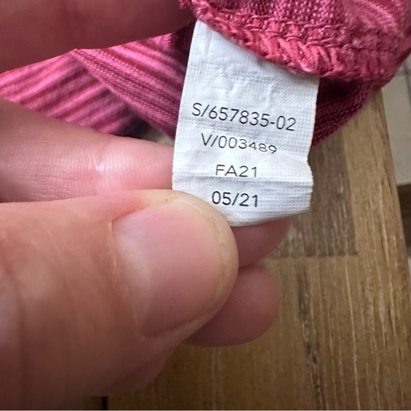 Athleta Women Cloudlight Stratus Pink Striped Top Long Sleeve Pullover Medium - Picture 7 of 8